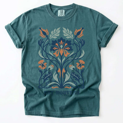 Elegant Art Nouveau Vintage Washed T-Shirt