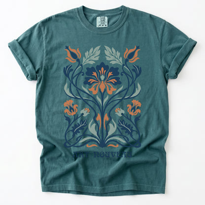 Elegant Art Nouveau Vintage Washed T-Shirt